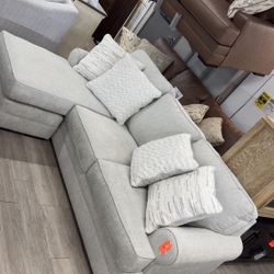 Reversible Sectional