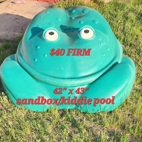Large Frog Sandbox W Toys