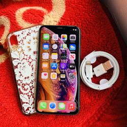 iPhone XS Unlocked + Case