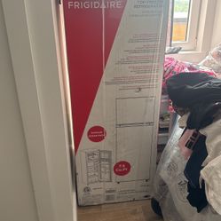 BRAND NEW FRIDGE !!!  PICK UP ONLY 