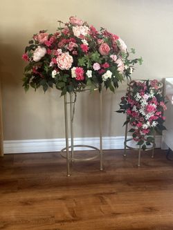 PARTY ARRANGEMENT STANDS
