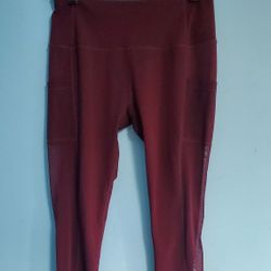 Workout Leggings Peekaboo Side Vents