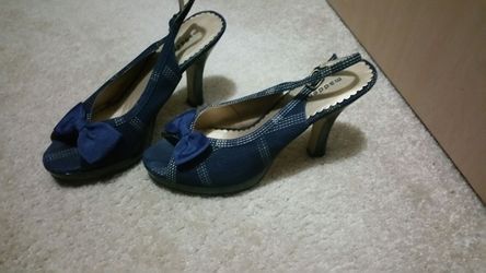 cute pumps with bows size 9