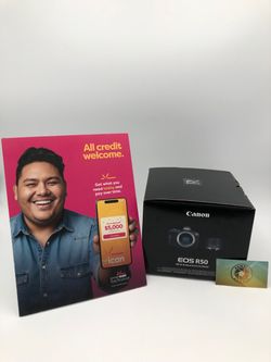 Canon EOS R50 w/ 18-45mm Lens Kit