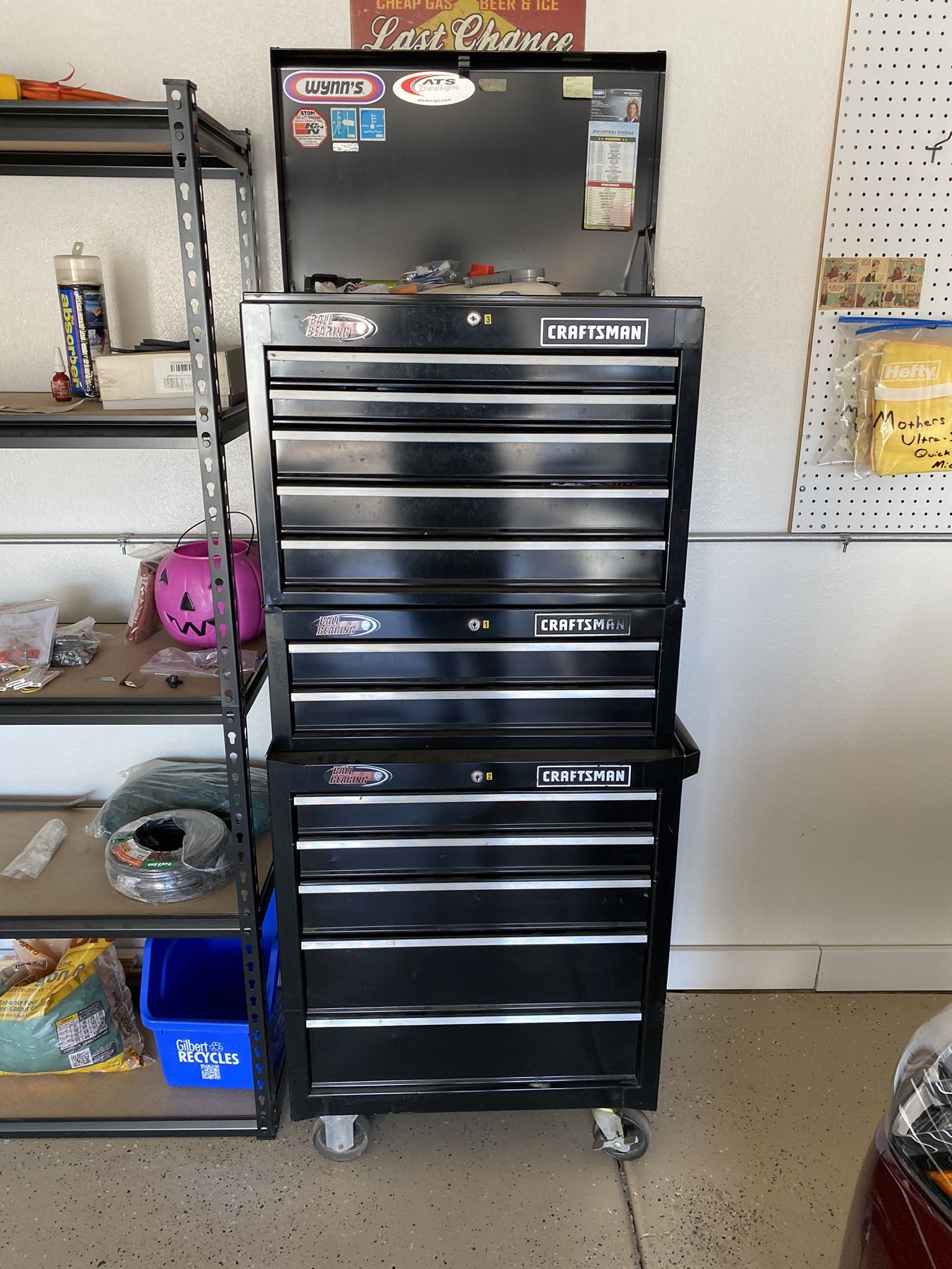 Threepiece tool chest, craftsman, rolling/lockable. Includes drawer