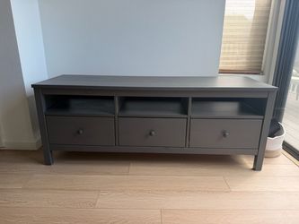 Gray Media / TV Console