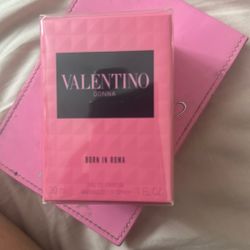 Valentino Born In Roma Perfume 