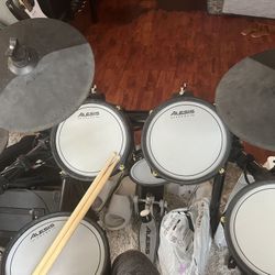 Alesis Drums Surge Mesh SE Kit