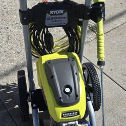 2500 Psi Rioby Power Washer