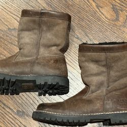 UGG Leather Winter Boots Sz 8