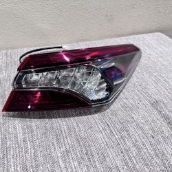 2021 To 2024 TOYOTA CAMRY TAIL LIGHT RH
