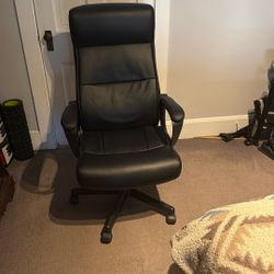 Staples Rutherford Manager Chair