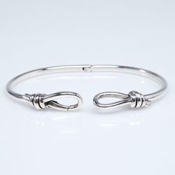 Tiffany & Co.
Sterling Silver Paloma Picasso Knot Hinged Bangle Bracelet