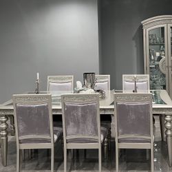 Beautiful Maverick 9-piece dining room set 