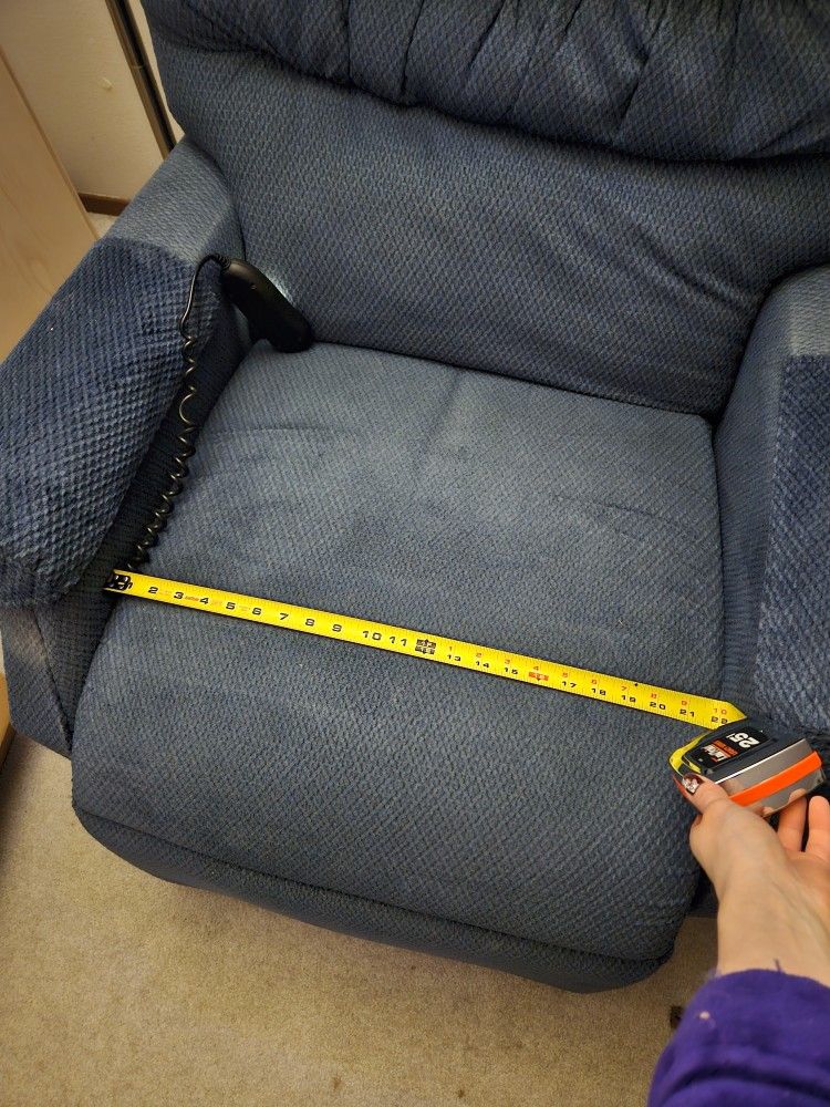 Golden Recliner 22in Seat. Large size. Good Condition, used