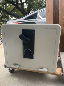 Sentry safe box