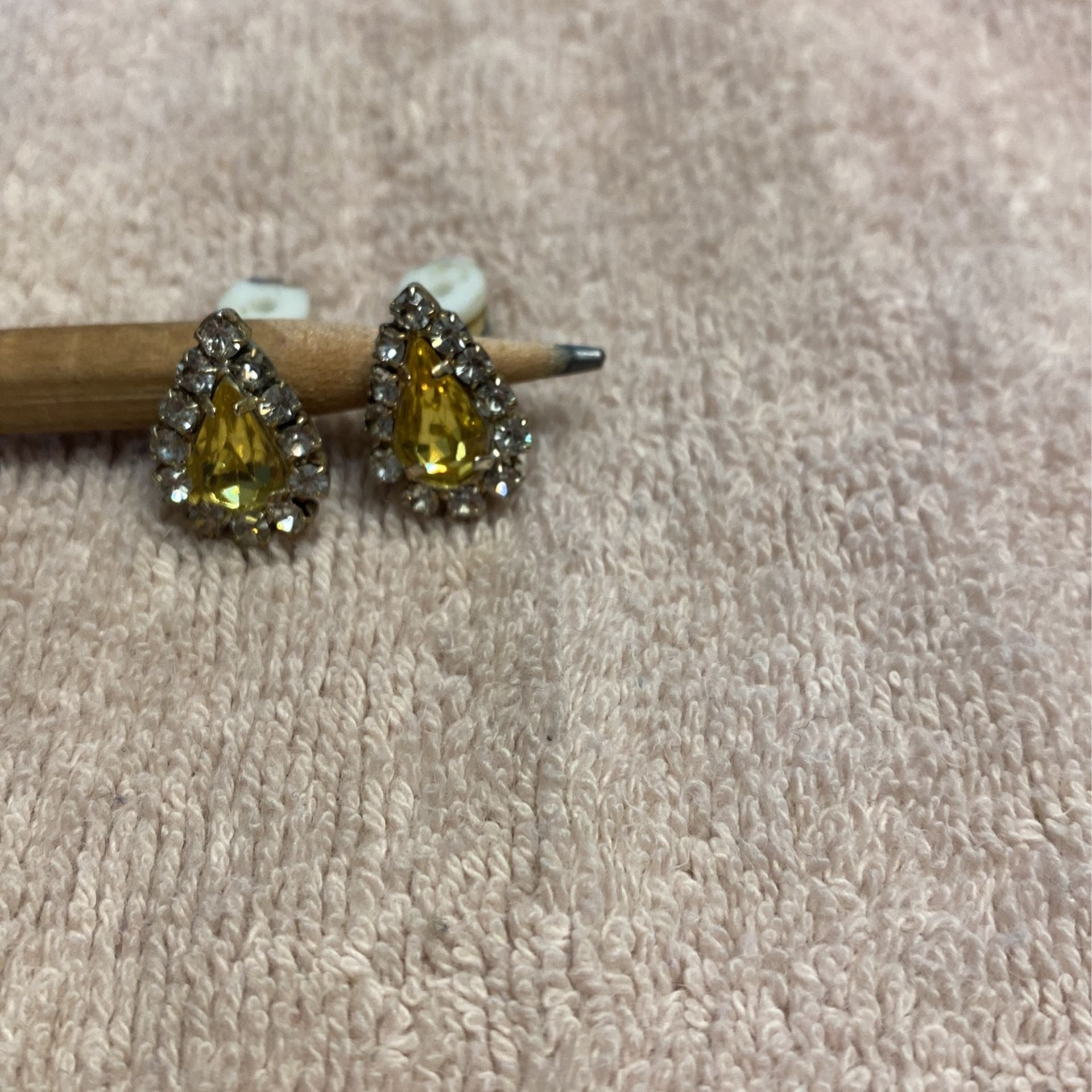 Tear Drop Yellow And White Stone Earrings