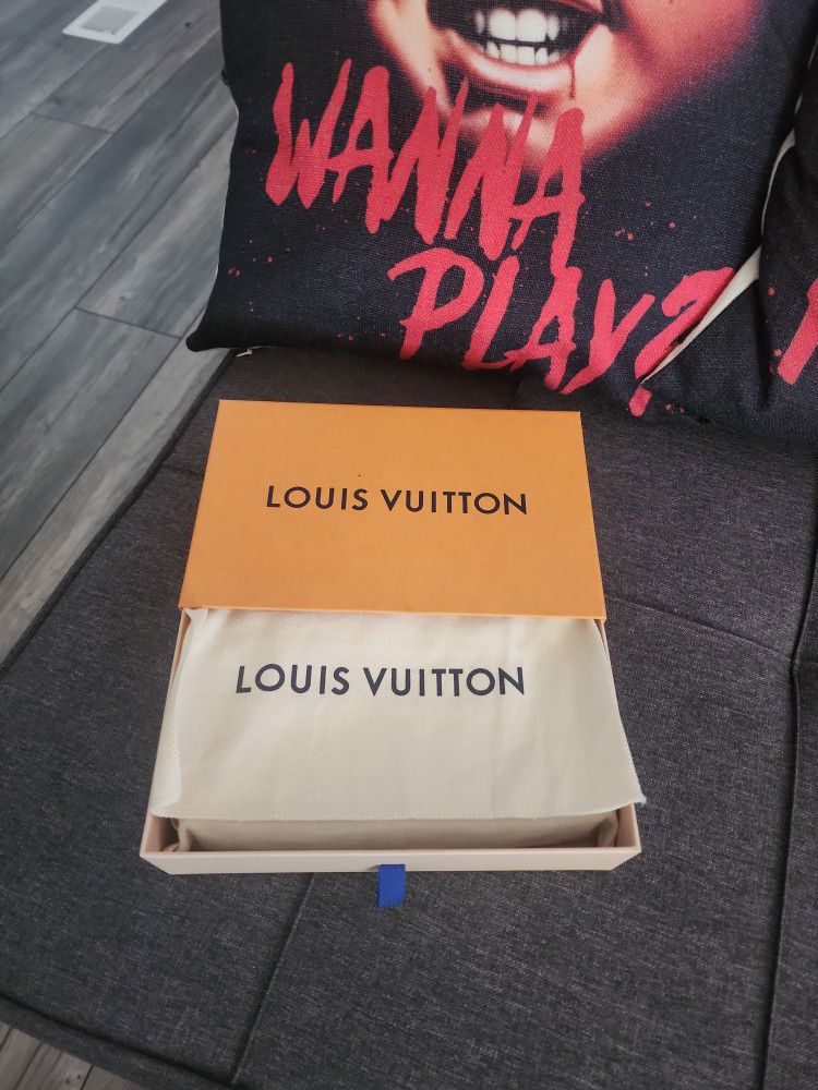Louis Vuitton M81545 FÉLICIE POCHETTE MONOGRAM CANVAS VIVIENNE