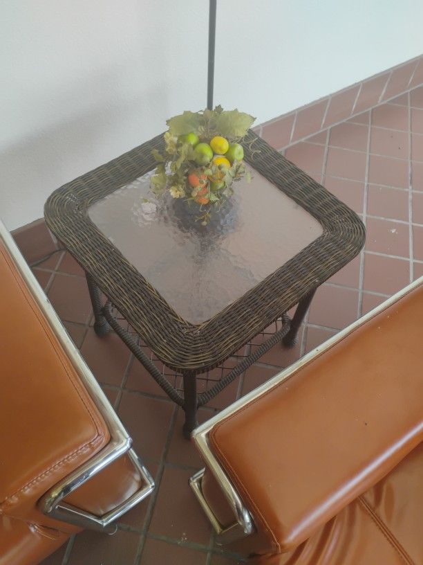 Leather Sofa Set Includes 2 N Table´s Sofas & Couches