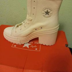 Converse unisex boots.
