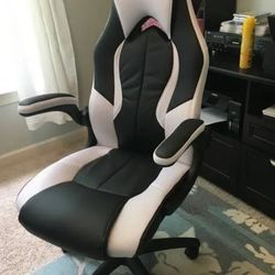 Gaming chair