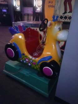 Giraffe Kiddie Ride