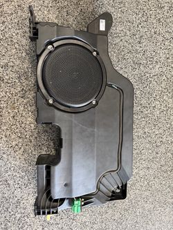 Factory subwoofer for ford expedition