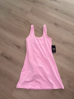 UNDER ARMOR Top.