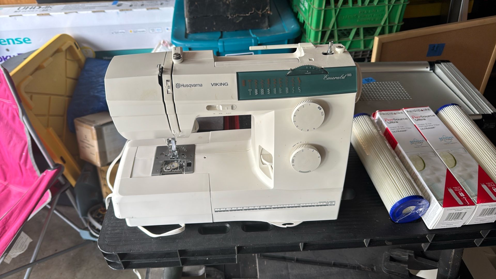 Husqvarna Emerald 118 Sewing Machine 