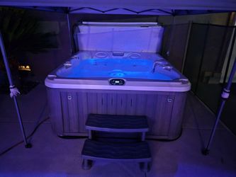 Sundance Spa Hot tub