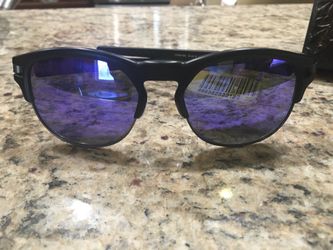 AUTHENTIC NEW Oakley sunglasses!!
