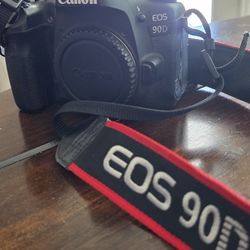 Canon EOS 90D