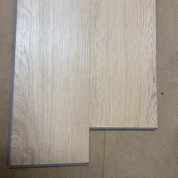 Shaw Lvp Floorte pro series vinyl flooring  220 sf