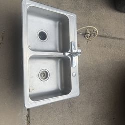 Fregadero Con Llave. 