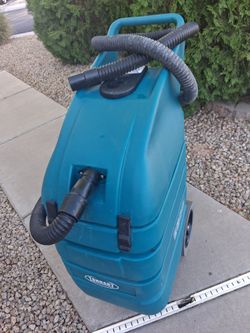 TENNANT W/D  VACUUM
