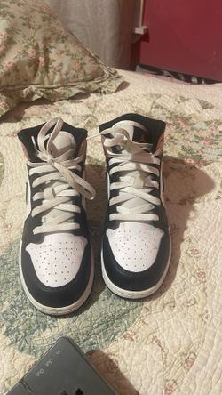 Nike Air Jordan 1 Mid – Pre-Owned 6.5