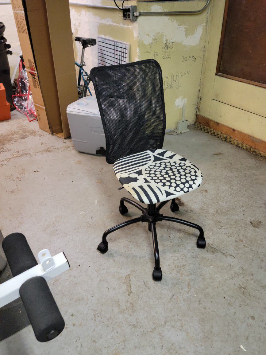 Small Office Chair - Mesh Back