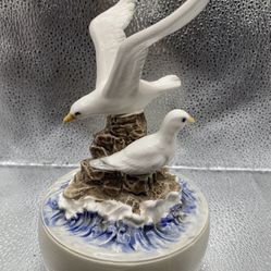 OTAGIRI Porcelain Musical Seagull Seagulls Figurines Revolving Music Box “Misty”