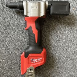 Rivet Tool Milwaukee Cordless 