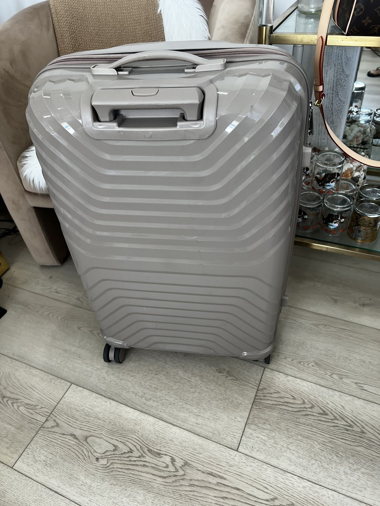 Wheeled luggage