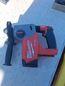Roto martillo milwaukee M18