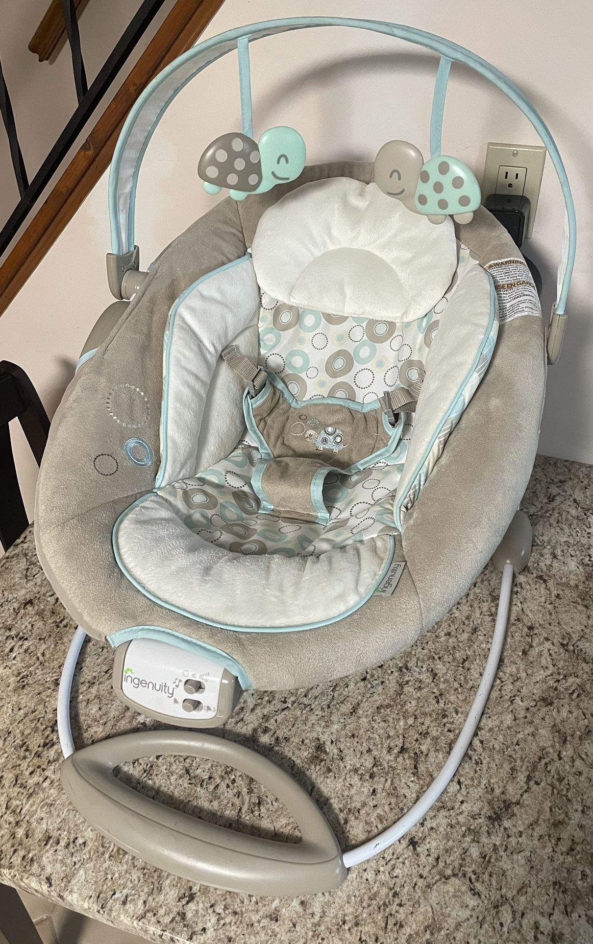 Ingenuity sampson vibrating best sale bouncer