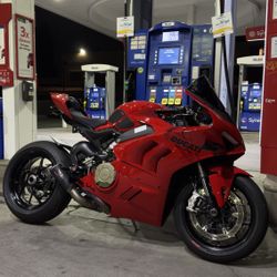 2024 Ducati Panigale V4