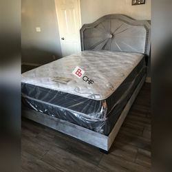Gray queen velvet bed Frame (mattress sell seperately )