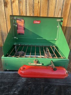 VINTAGE COLEMAN 413F TWO BURNER CAMP STOVE - Grill