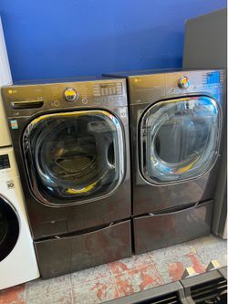 LG Set Washer and Dryer gas