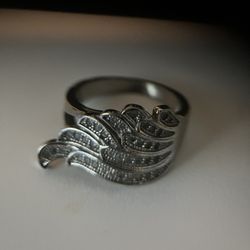 Beautiful 6 1/2 silver tone ring