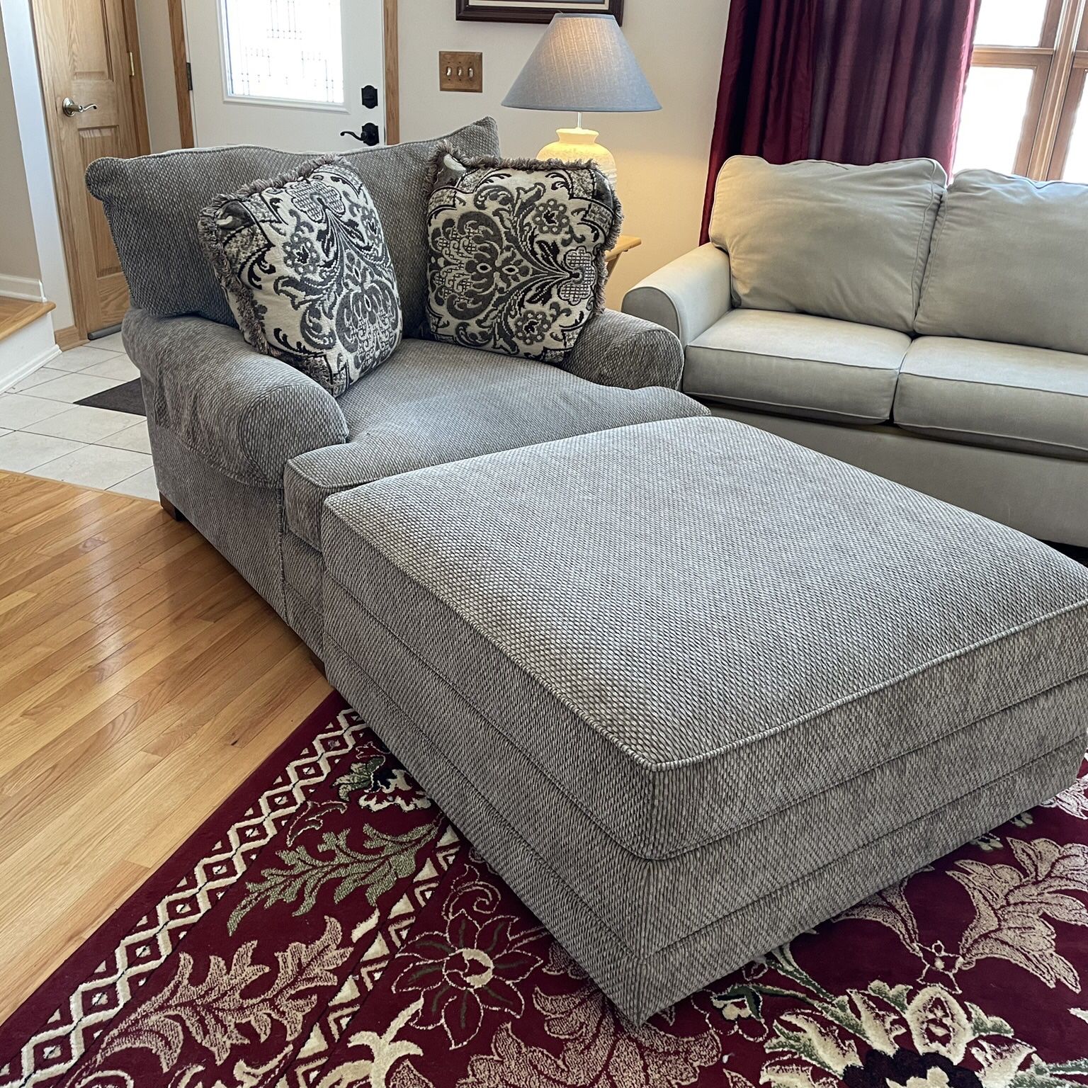 Living Room Chair With Ottoman And Pillows