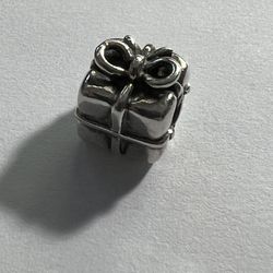 Pandora ALE Present With Bow Sterling Silver 925 Charm Bead