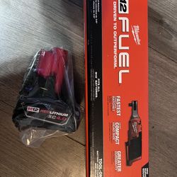 Milwaukee M12 FUEL 3/8” High Speed Ratchet With 4.0 Battery